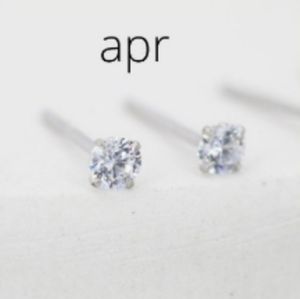 #U19 New Silver Tiny Small Earrings Crystal Studs One Pair